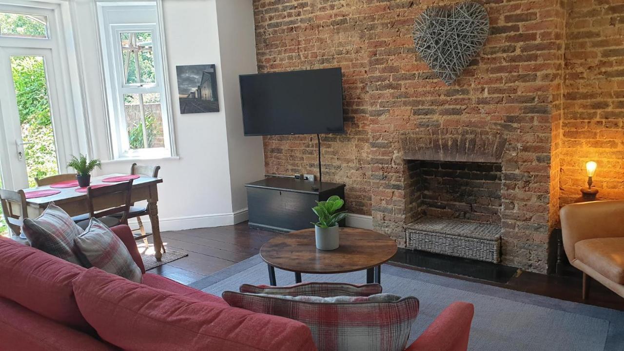 Beautiful Garden Apartment In Leafy St Leonards 5 Mins To Beach Exteriér fotografie